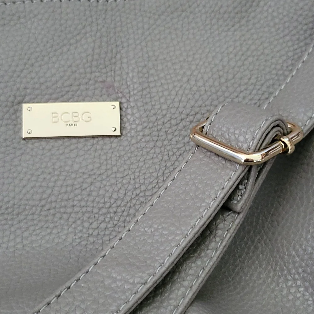 BCBG Pebble Gray shoulder‎ bag adjustable strap